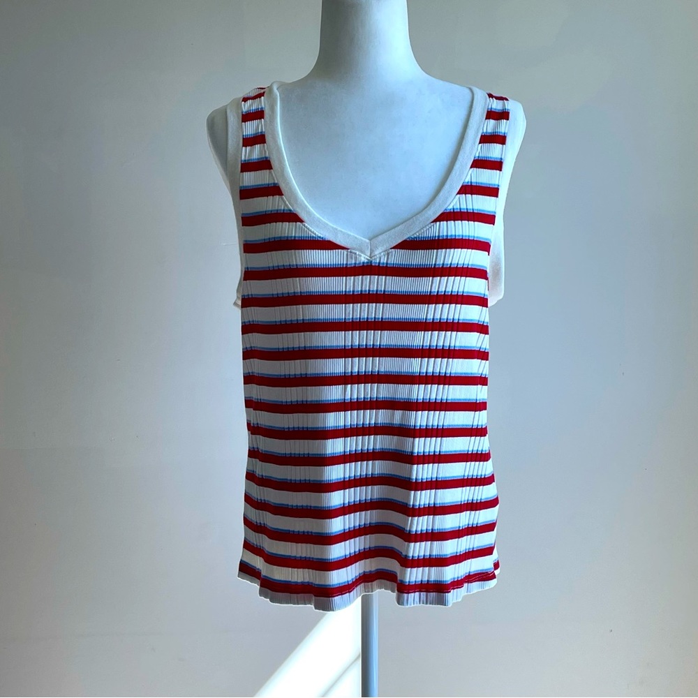 BLDWN
Womens Tank
Top Shirt size
XL Red
Striped Vneck
Racer Back